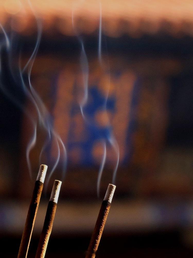 选择安逸没有错，选择奔波也值得敬重。重要的是，你是否心甘情愿地接住自己的选择。偶