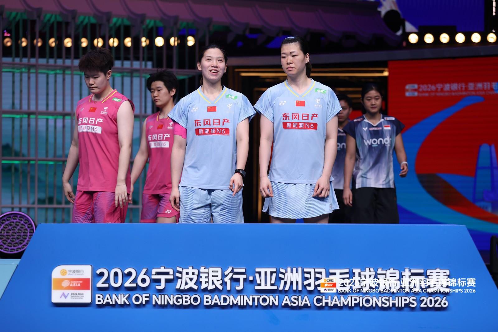 女双颁奖典礼📷来源：赛事组委会李罗组合首夺亚锦赛冠军亚羽争雄胜利在握2026年