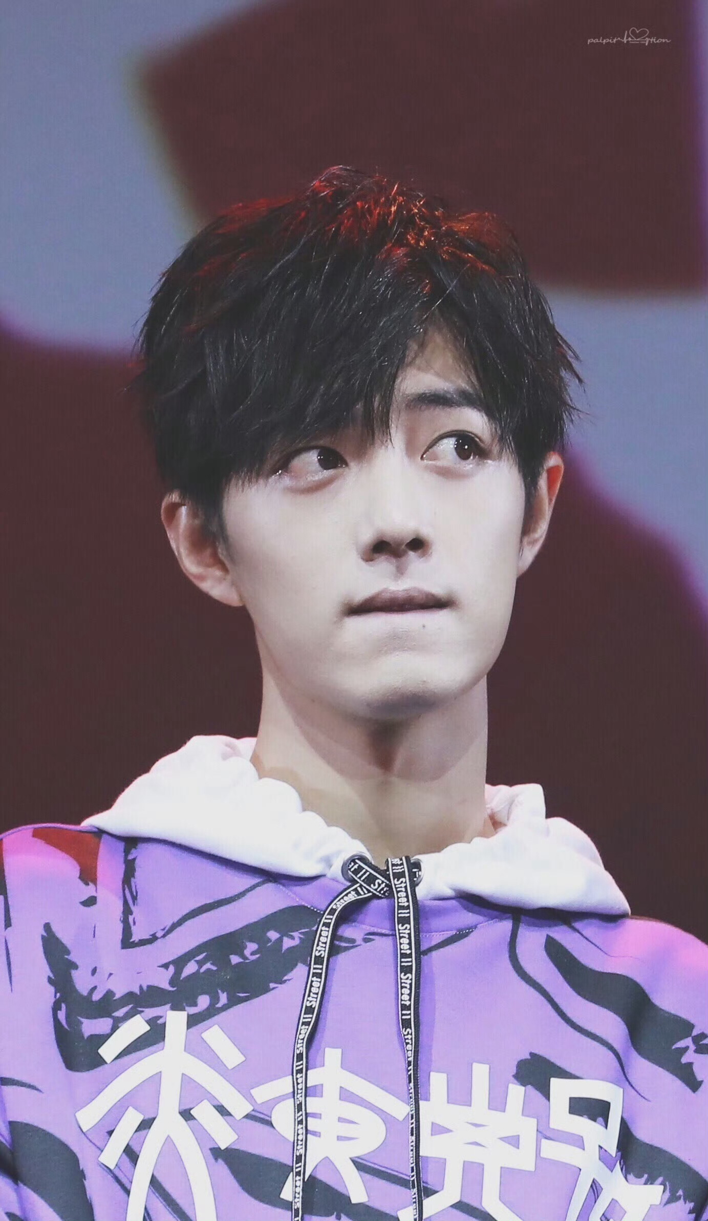 紫衣小赞，清新帅气，可可爱爱！肖战◎得闲谨制拍的是抗战也是众生