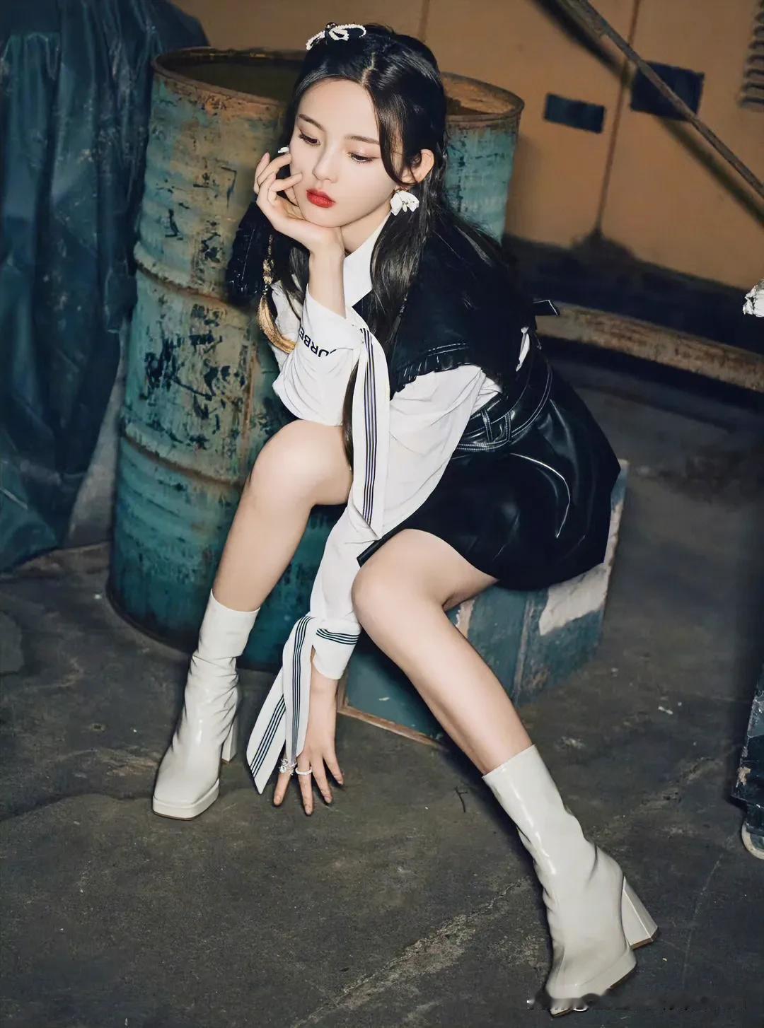 杨超越还是挺可爱的哈