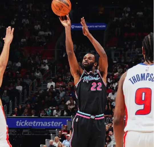 巩固东部第一！坎宁安29+8攻防封神 活塞拒22分逆转终结热火6连胜活塞 北京时