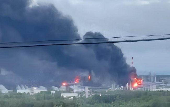 又炸了，真是没完没了。

下诺夫哥罗德地区的一家炼油厂被无人机击中，时间在今天凌