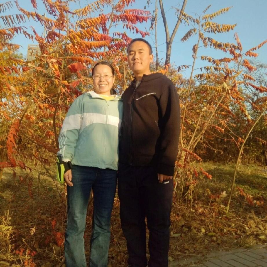 跟老公两地分居4年了，很想他

昨天我们这里下雨了，
还打了很大的雷。

我一个
