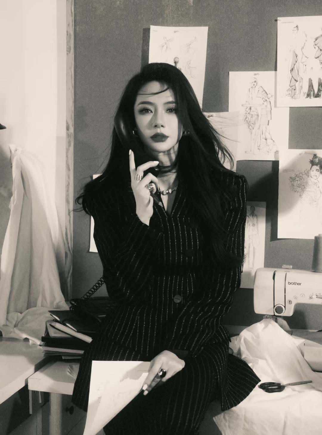戚薇说自己不会催婚不好笑就露宿街头戚薇的观点真的很戳人，从不插手身边人的婚姻大事