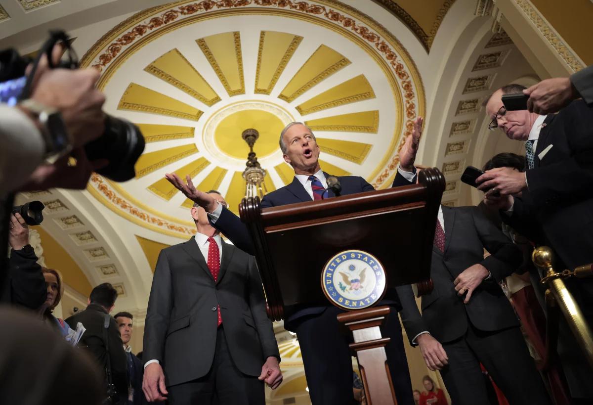 【参议院否决了相互竞争的医保方案，而《平价医疗法案》保费上涨的阴影也迫在眉睫】