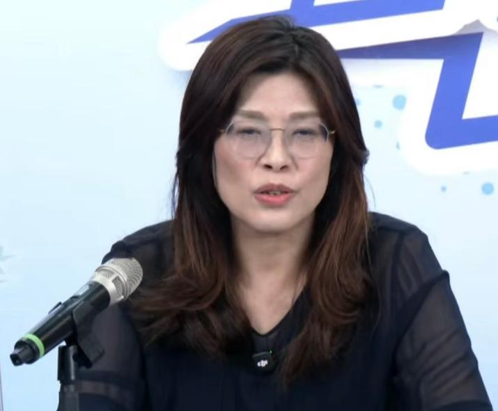 这蓝营国民党内部是一直争议风波不断，完全变成了媒体人老赵和掌门人郑丽文之间的斗争