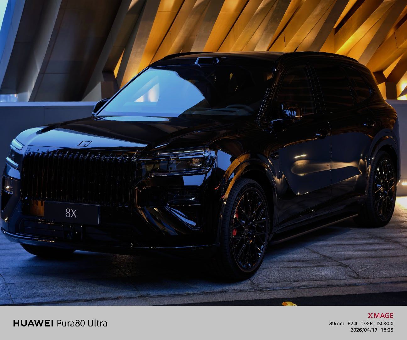 虽然个人会觉得极氪8X对比目前市场上卷的状态来说有点贵了（这是我的问题），但是在