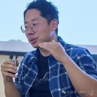 哈工大的校友Jay Li，被马斯克告了 据特斯拉介绍，Jay Li在特斯拉时，一