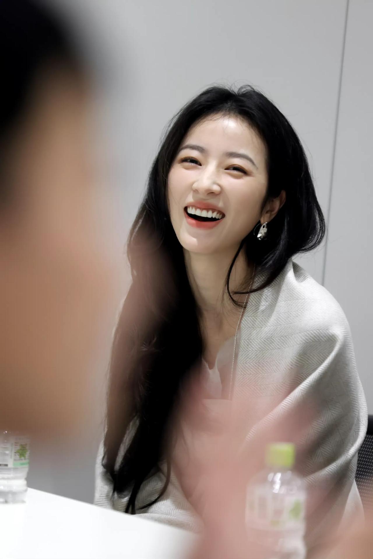 好美的笑容[心]
#周雨彤# #说TA# #娱乐# #八卦手册#