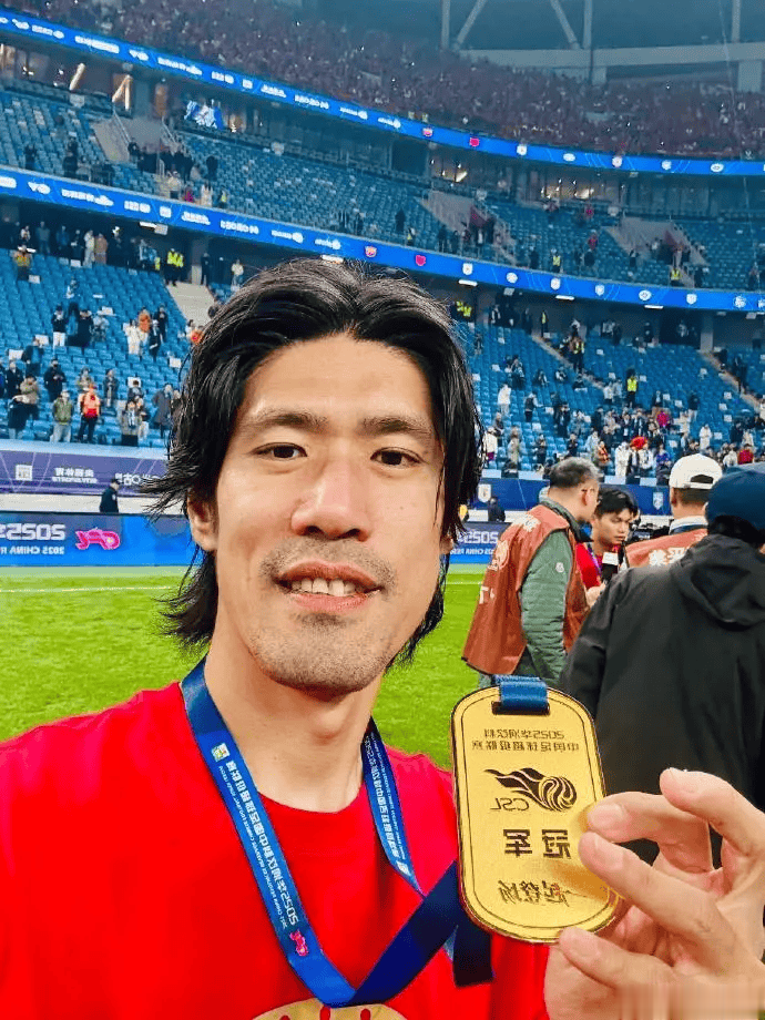 东体：吕文君回绝了其他俱乐部的报价，他未曾想过离开海港