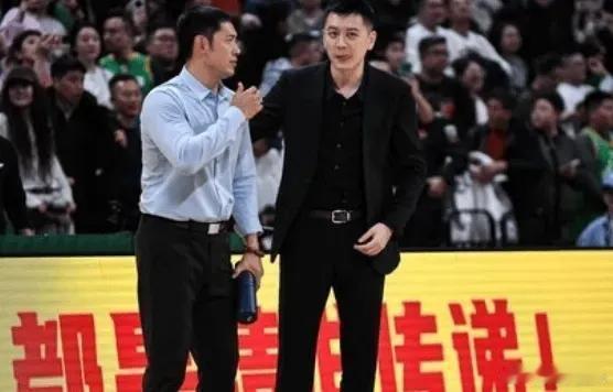 不得不承认今晚辽宁男篮之所以能大胜天津男篮，除了张镇麟复出在攻防两端做满贡献，最