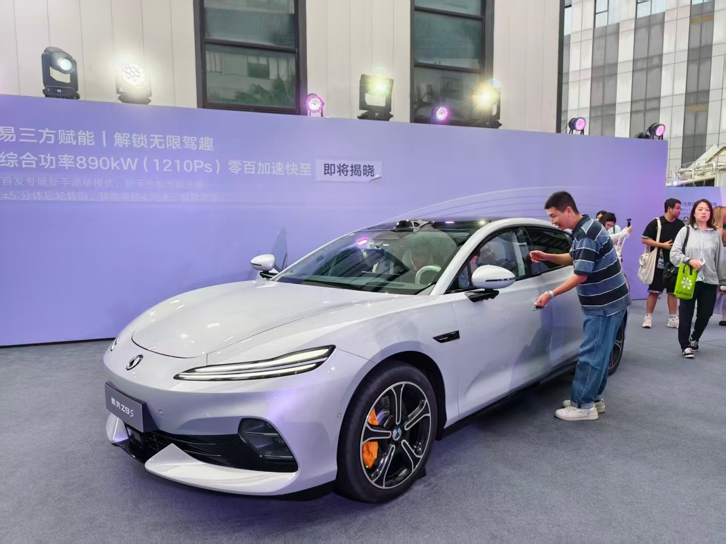 腾势Z9S 来了，这次新车刷新量产纯电车续航纪录，CLTC最长续航来到1100k