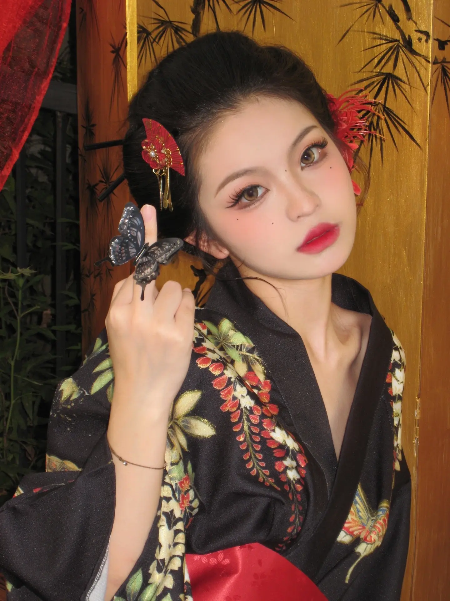 不是金丝雀。是腰间藏刀的美丽野花🥀 