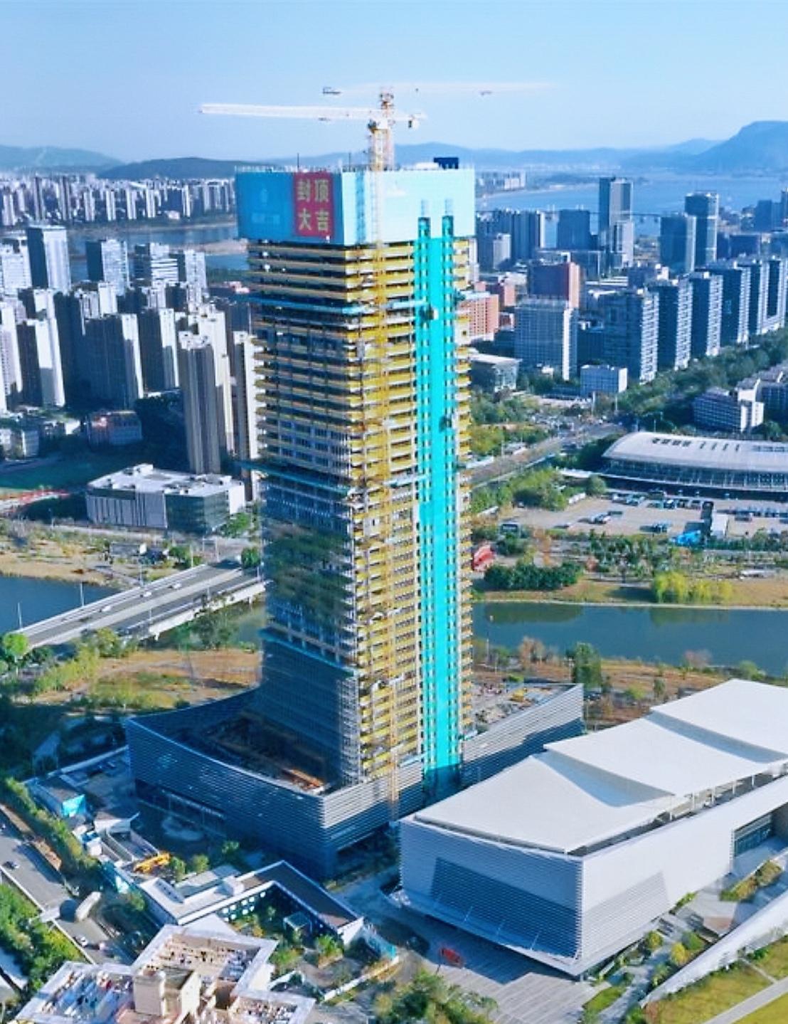 高新区洲际voco酒店封顶，现在就差CBD了，拆迁后也没啥动静。

福州身边事