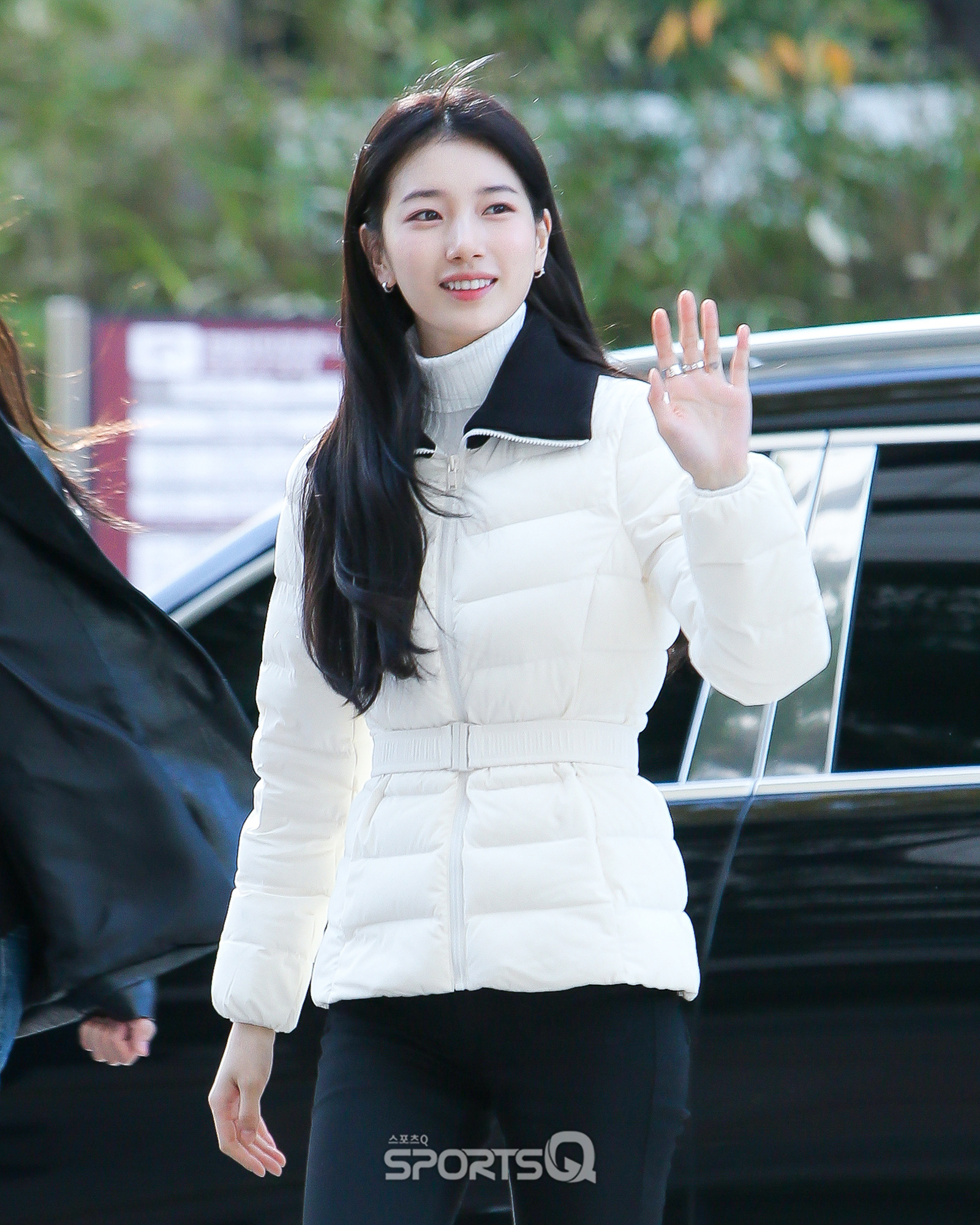 #秀智今日活动新闻图##不敢想我穿秀智的衣服有多灾难# 秀智今日活动新闻图，越素