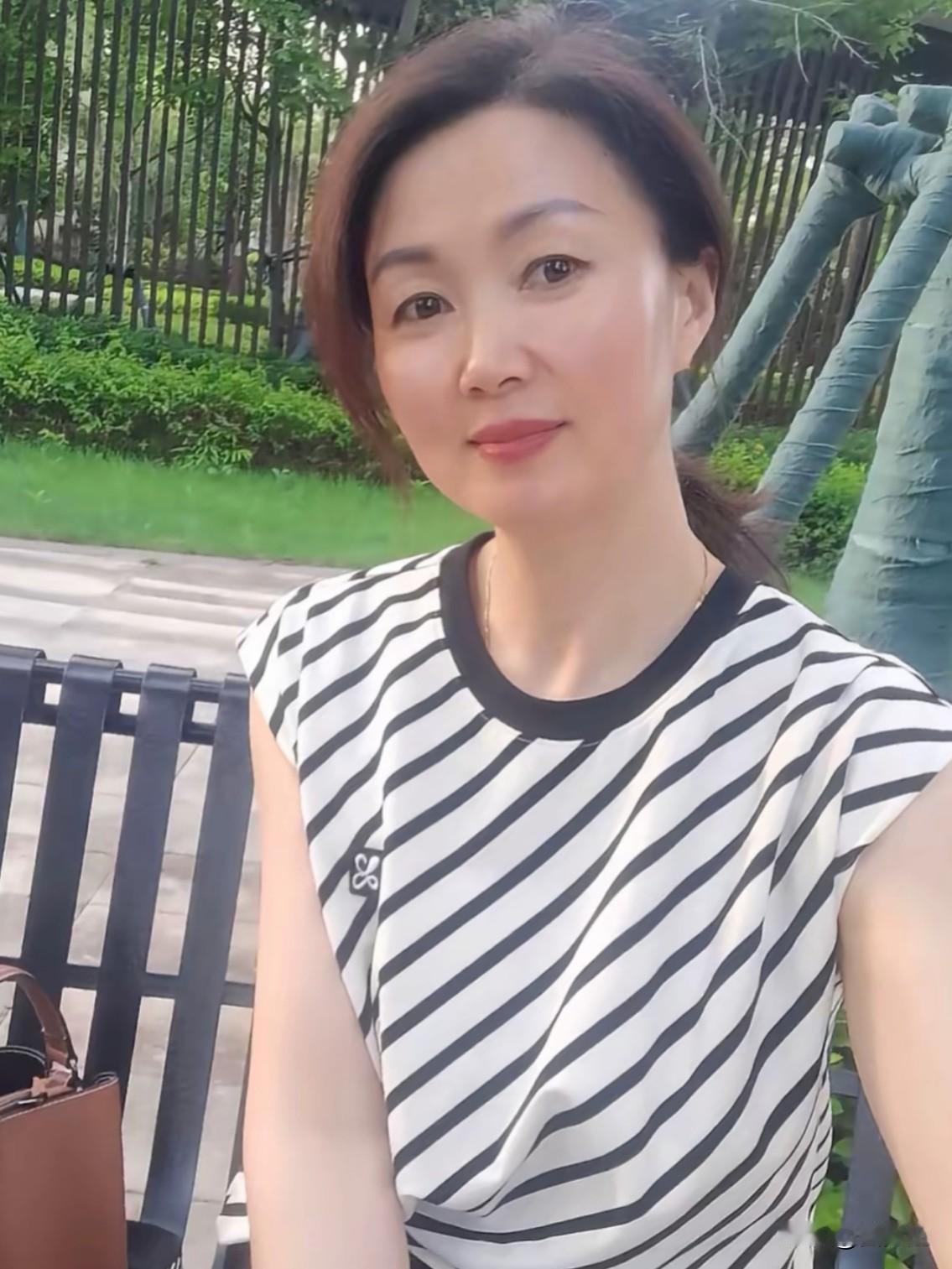 活了大半辈子才懂：人这一辈子，就绕不开“钱”和“情”俩字
 
年轻的时候总觉得日