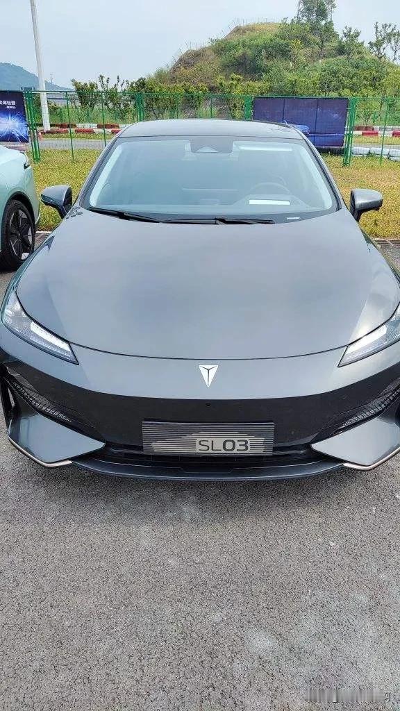 作为20万新能源先锋车，长安深蓝SL03最戳动我的是增程版1200KM的续航能力