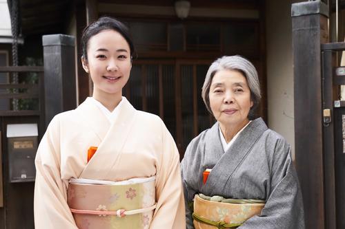 粉丝投稿（一个让我气到发抖的真实故事）：
姐妹们，今天这个故事，看完不骂算我输！