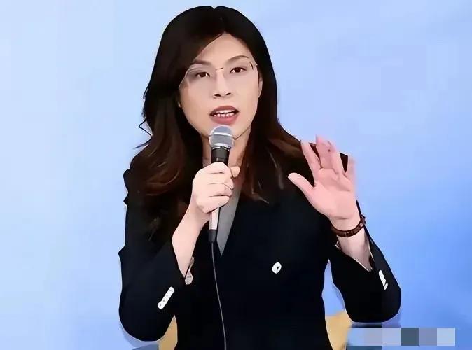 中国国民党主席郑丽文发布声明，
3月28日上午，郑丽文与韩国瑜、洪秀柱等人，一同