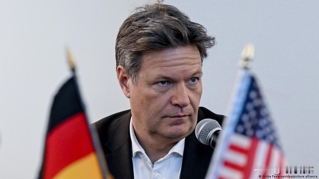 德国不再装了，承认将在中美之间站队美国，德经济部长哈贝克在访美接受记者采访时表示