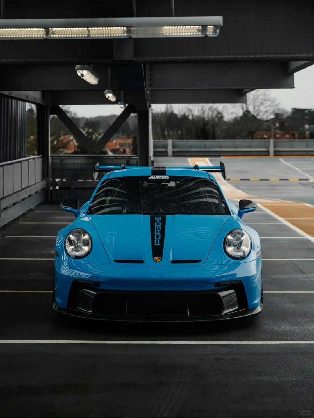 清亮的蓝色，保时捷 911 GT3，赏心悦目绝美车片