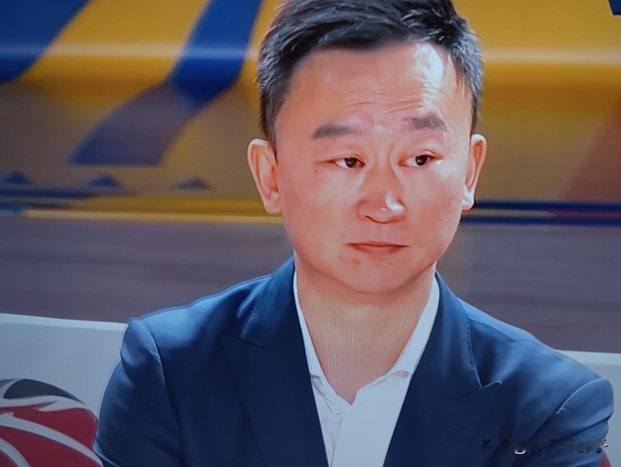 今晚CBA齐鲁德比，刘维伟给邱彪上一课，什么叫团队篮球？什么叫球队精神面貌？昔日