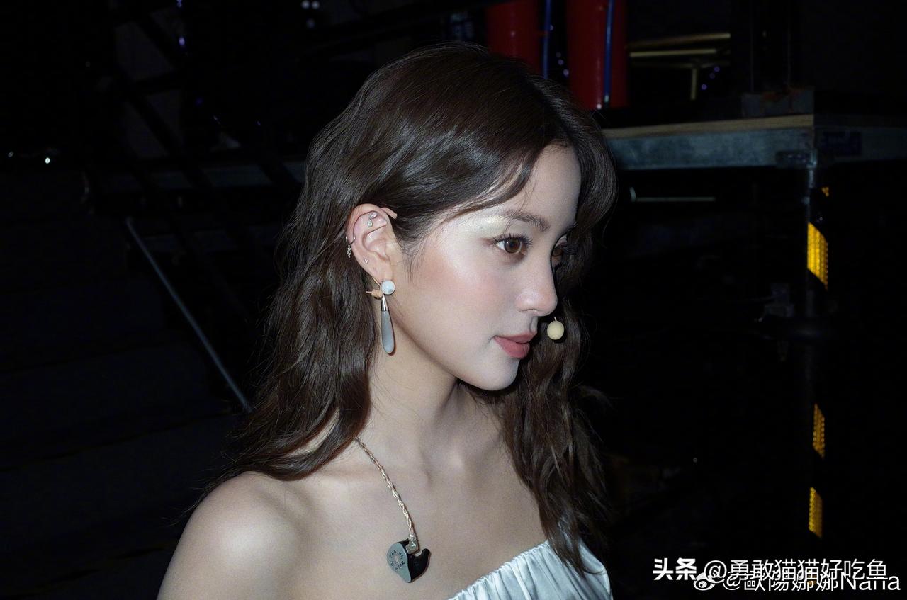 欧阳娜娜分享图片