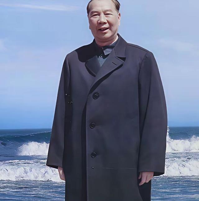 他被誉为“军中赵子龙”，长征开路、太行杀敌、抗美援朝屡建奇功。赤胆忠心，铁血担当