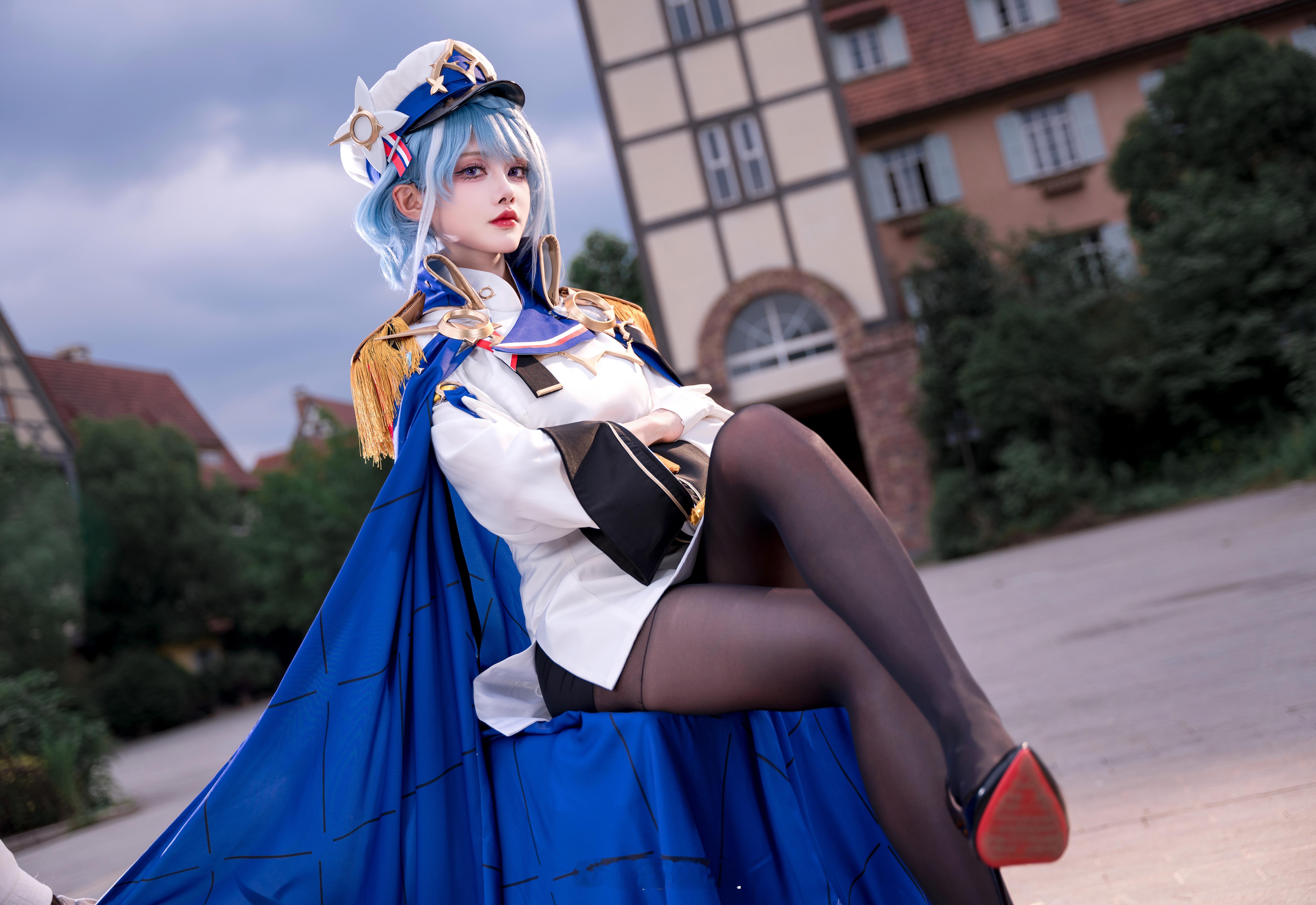 #cosplay[超话]# 长腿军装大姐姐，有一种强度的美“像大海一样被我支配吧