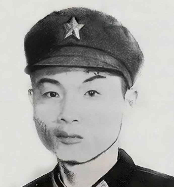 1979年，他身中三弹被抬下火线，部队追授一等功，家乡立碑纪念，可短短两年后，人