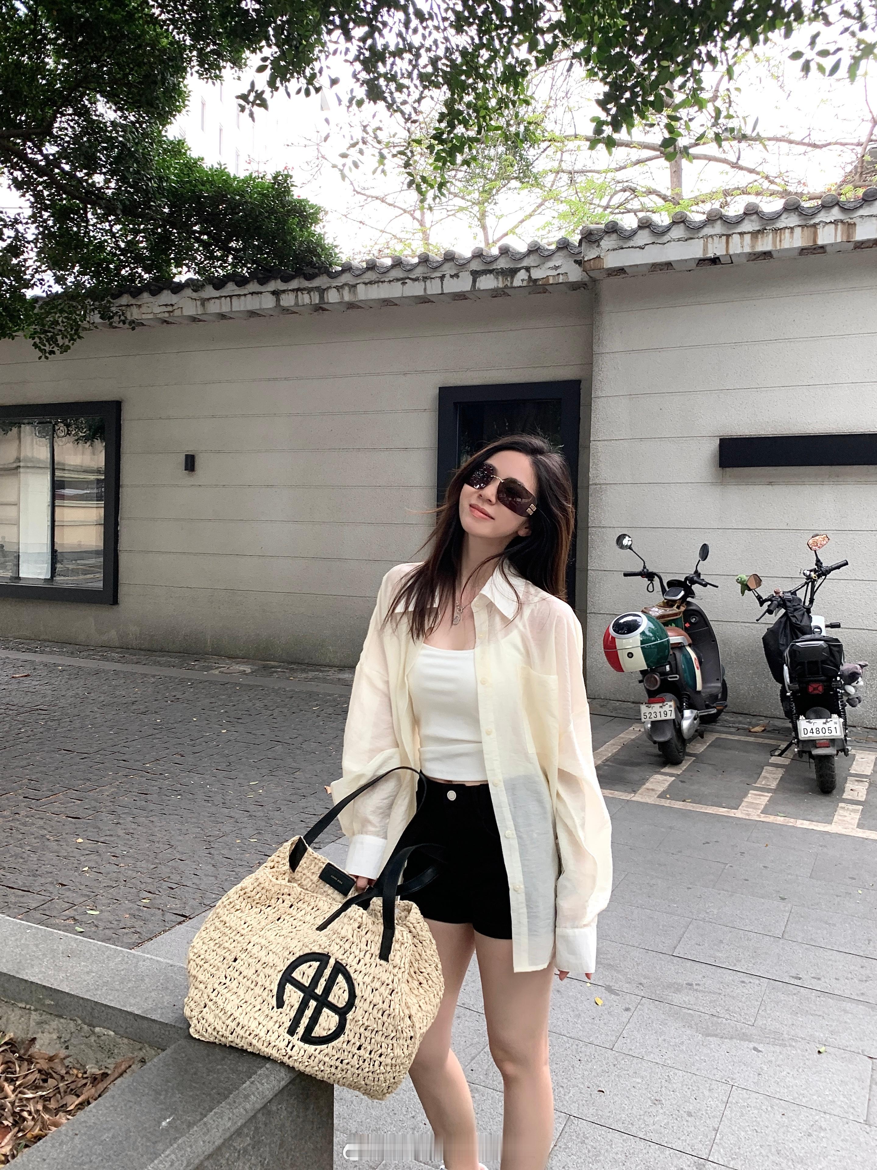 𝟒/𝟐𝟑 𝐧𝐞𝐰来啦 又加了个款式我太爱的淡雅清冷蓝花裙裙特ding