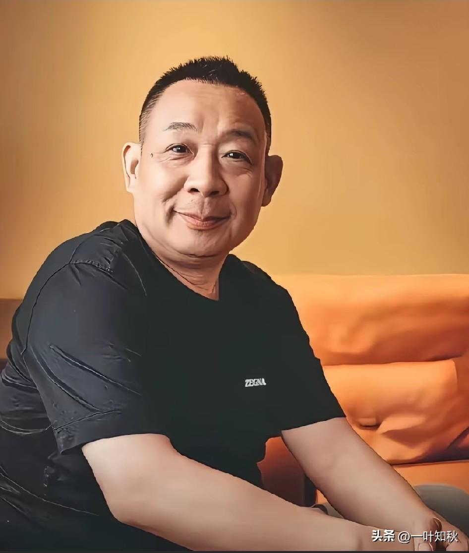 何为真正的慈善?
胖东来创始人于东来先生是这么说的
你挣的钱将来再捐了
拿着你团