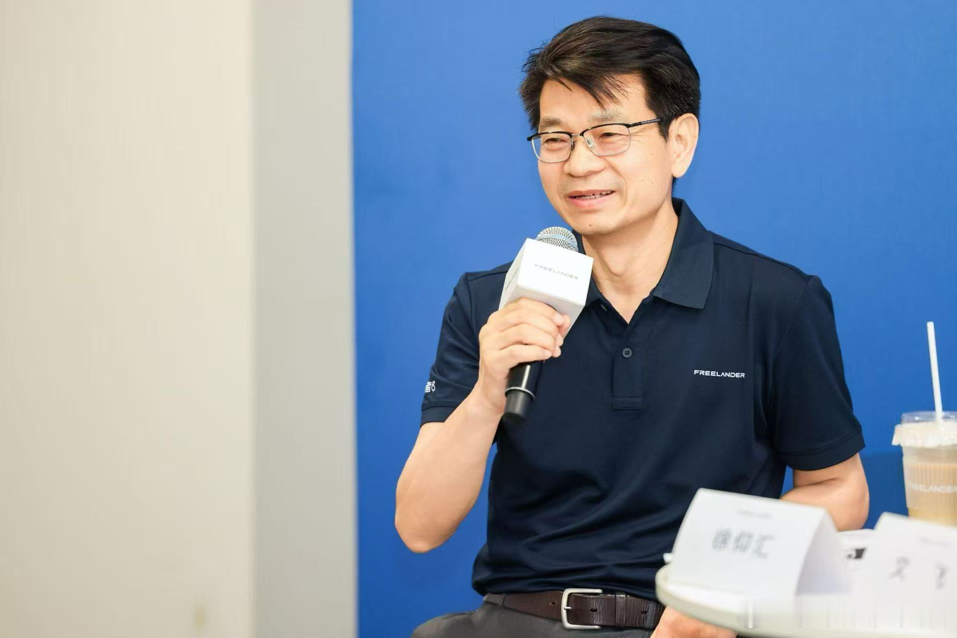 昨天问了Freelander CEO文飞和CTO徐仰汇博士一个问题：1. 中国车
