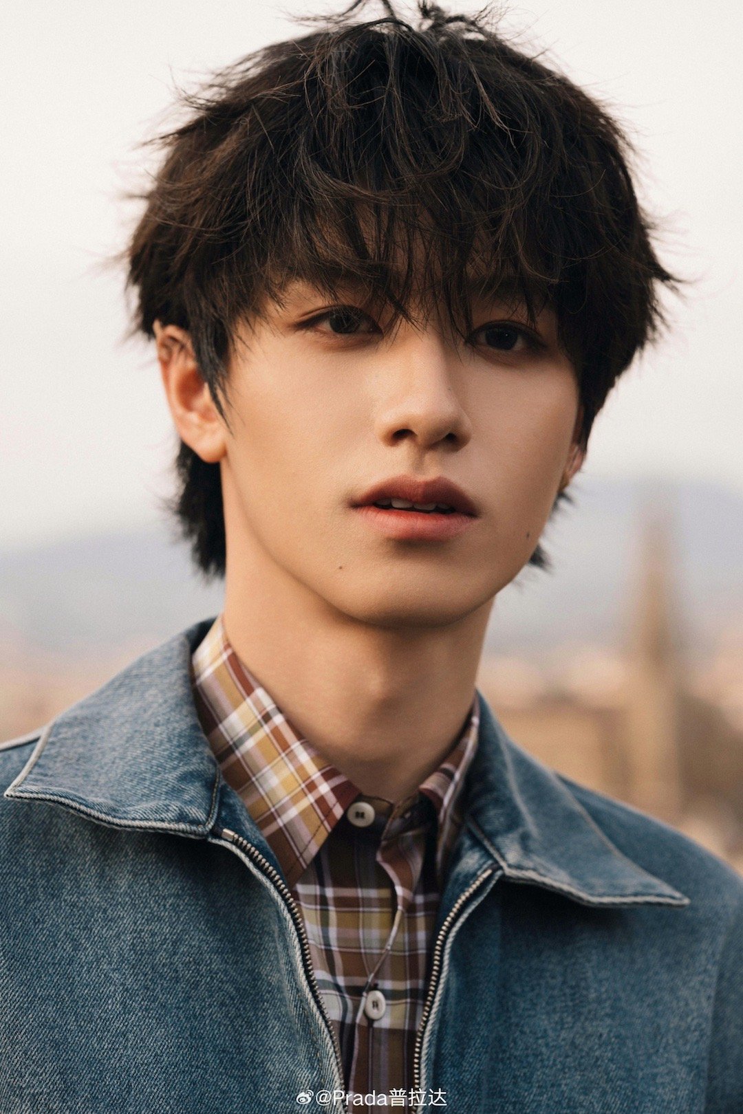 PRADA镜头下的登陆少年PRADA镜头下的登陆少年！朱志鑫、张泽禹、张极、左航