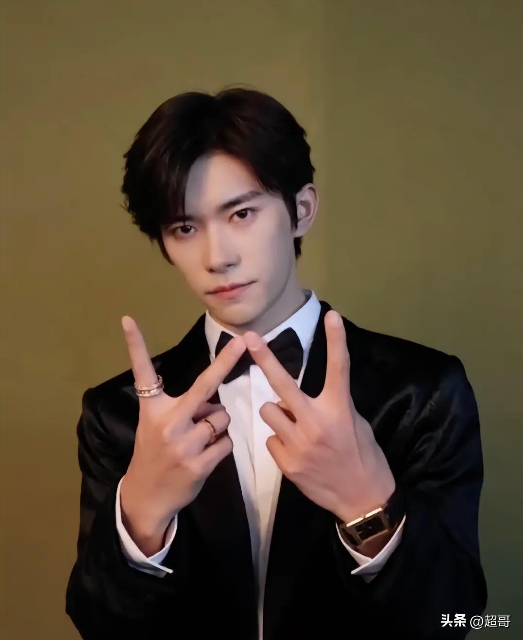 热搜造星逻辑巨变：从“追热度”到“追真诚”
微博热搜，仍是娱乐圈的晴雨表，但规则