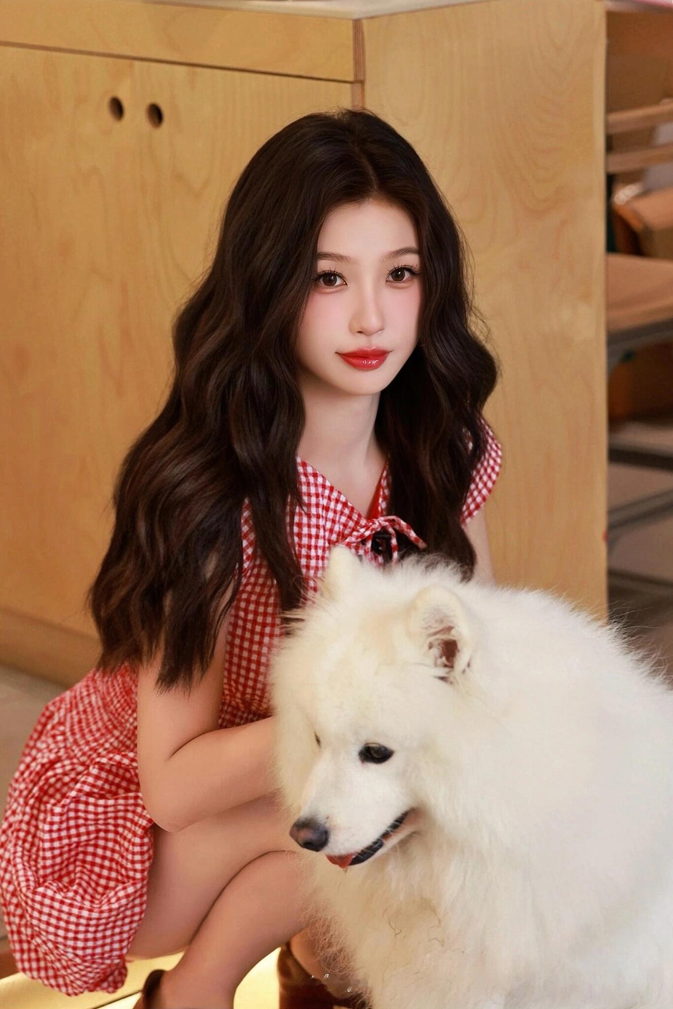 商家未经虞书欣本人同意，擅自使用肖像谋取利益被起诉！结果嘿子在广场上蹦跶来句：别