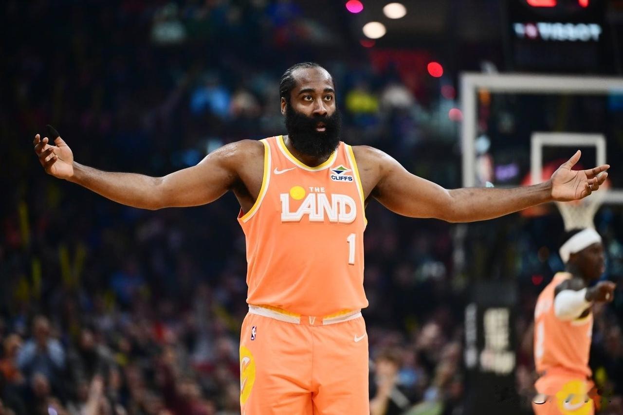 哈登这头“核动力驴”可能这辈子都没打过这么富裕的仗。这要是在快船今天估计还得上场