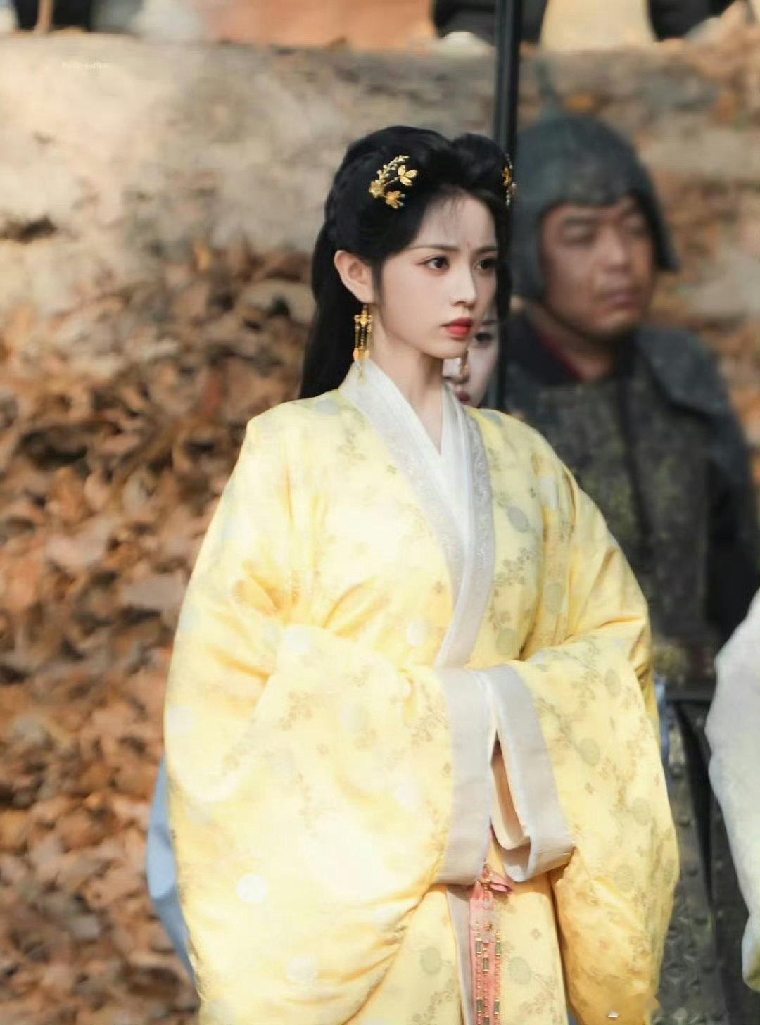 田曦薇请剧组喝咖啡奶茶吃苹果田曦薇请大家喝咖啡奶茶吃苹果田曦薇也太暖心了吧！请剧