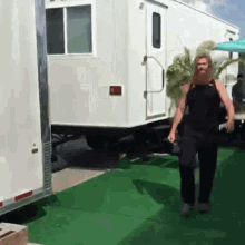 【冷知识】凯文·费奇在为雷神选角时，办公室里有几位女同事在谷歌上搜索了克里斯·海