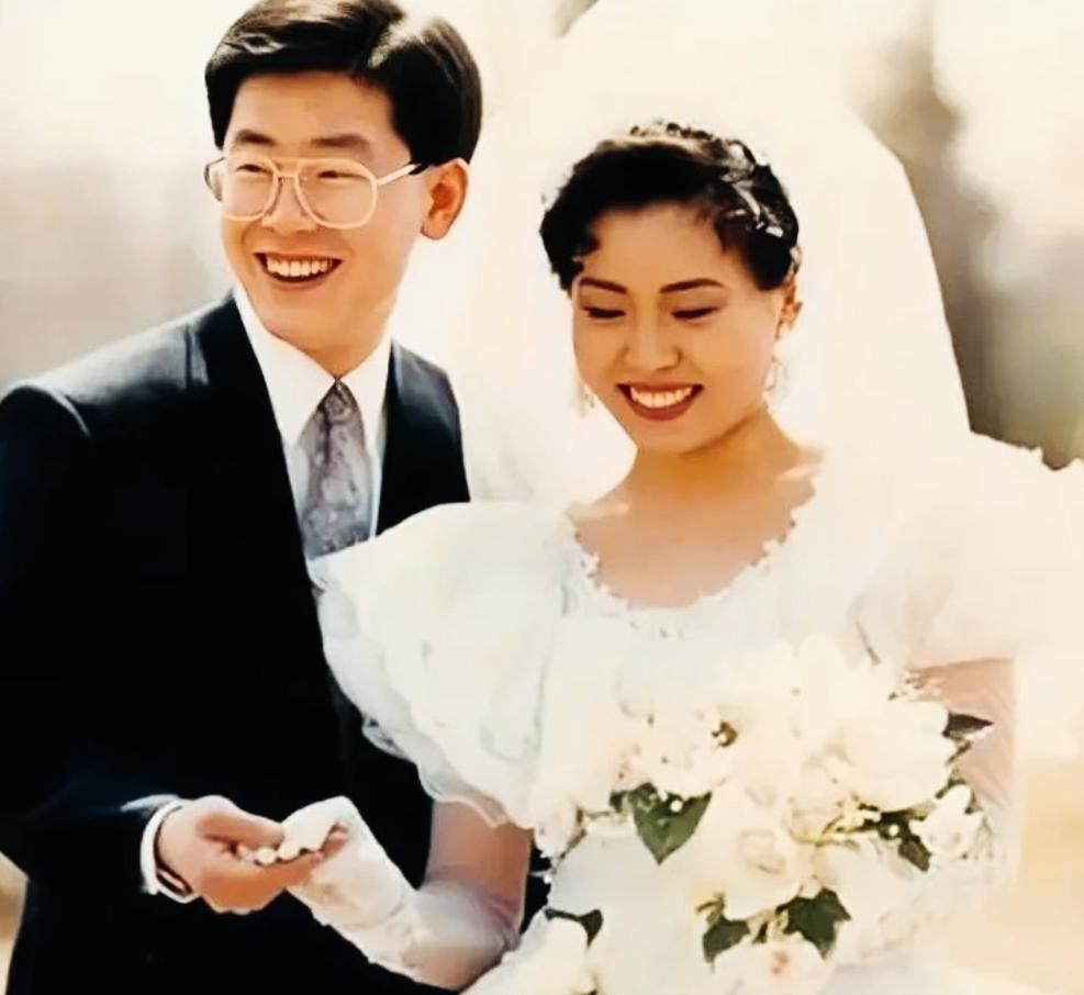 李在明和金惠景是不是属于郎才女貌啊？
金惠景当年选择嫁给了李在明这个潜力股啊！