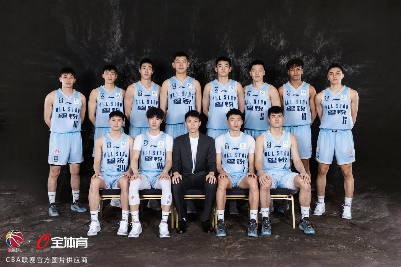 星锐挑战赛CBA星锐队定妆照火热奉上，少年意气，竞由新生！以城之名