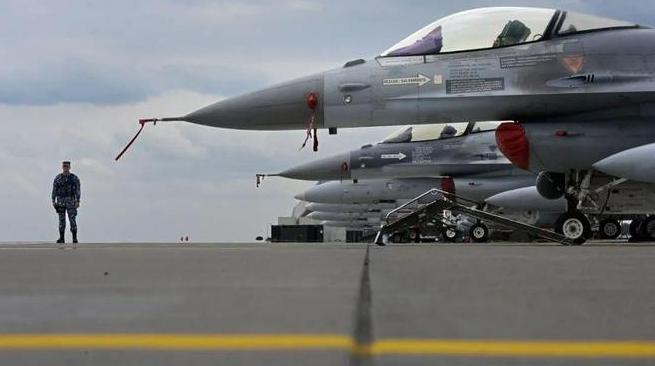 乌军F-16战机和俄军苏35战机相遇，谁能打赢？现代空战，早就不是格斗空战了。比