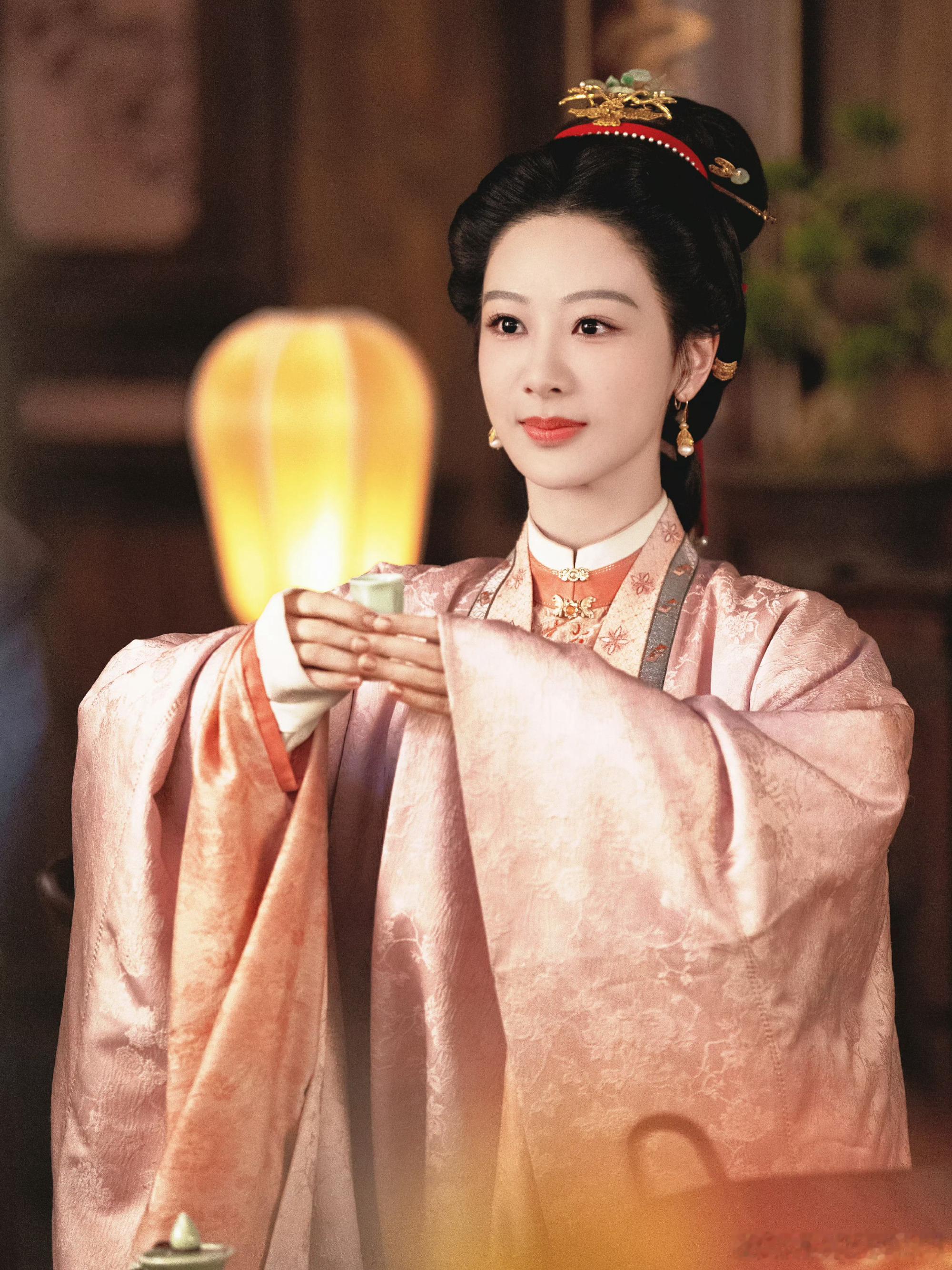 杨紫yz杨紫回应李祯是锦觅的第二世yz 家业加更礼 一寸徽州墨，百年传承人，墨匠