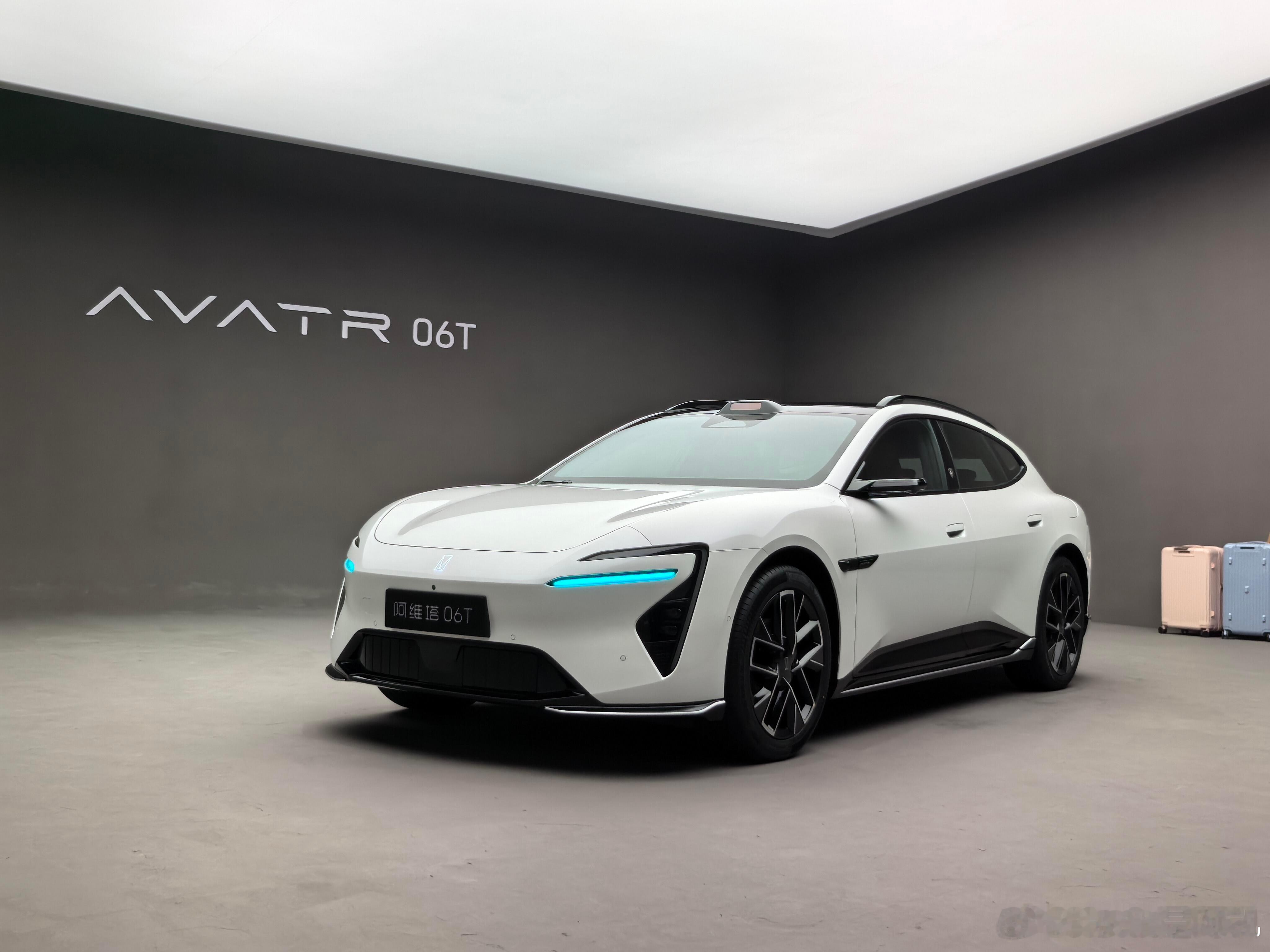 昨天发布会大家看了吗？这次对比同价位的车，06T也算全能选手了——标配896线激