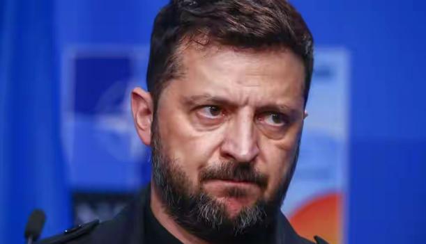 泽连斯基如今态度更强硬，原本准备放弃北约，如今又转变立场。

你看他最近的一系列