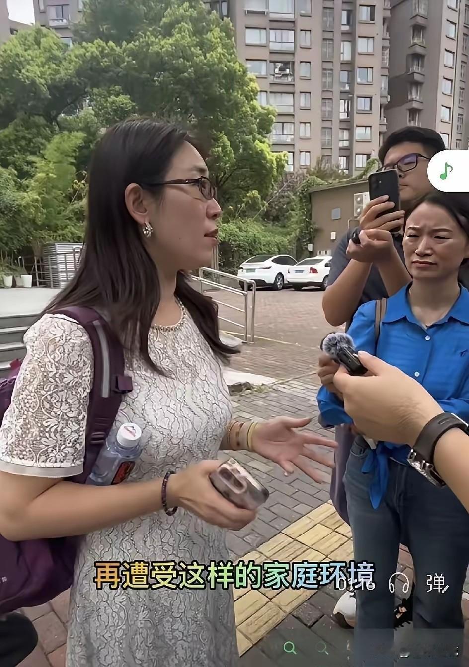 通过现象看本质。

朱女士诉老公重婚和宗大小姐维权一样，都是原配族系在护自己的权