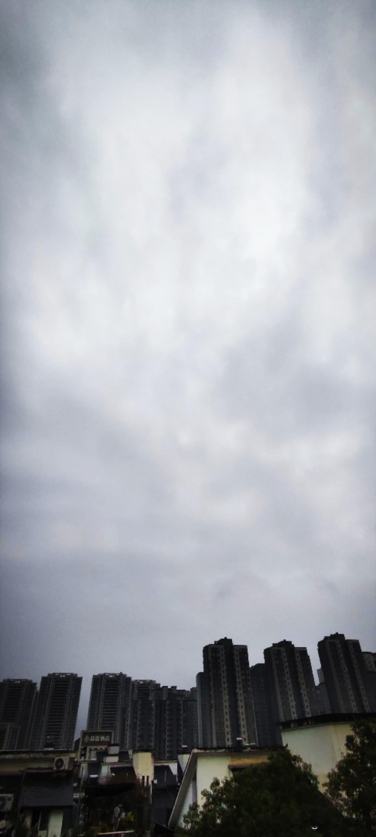 今年冬天的不同雨天适宜做什么？不去想今年的规划，不去想老的小的，不滑手机追剧，心