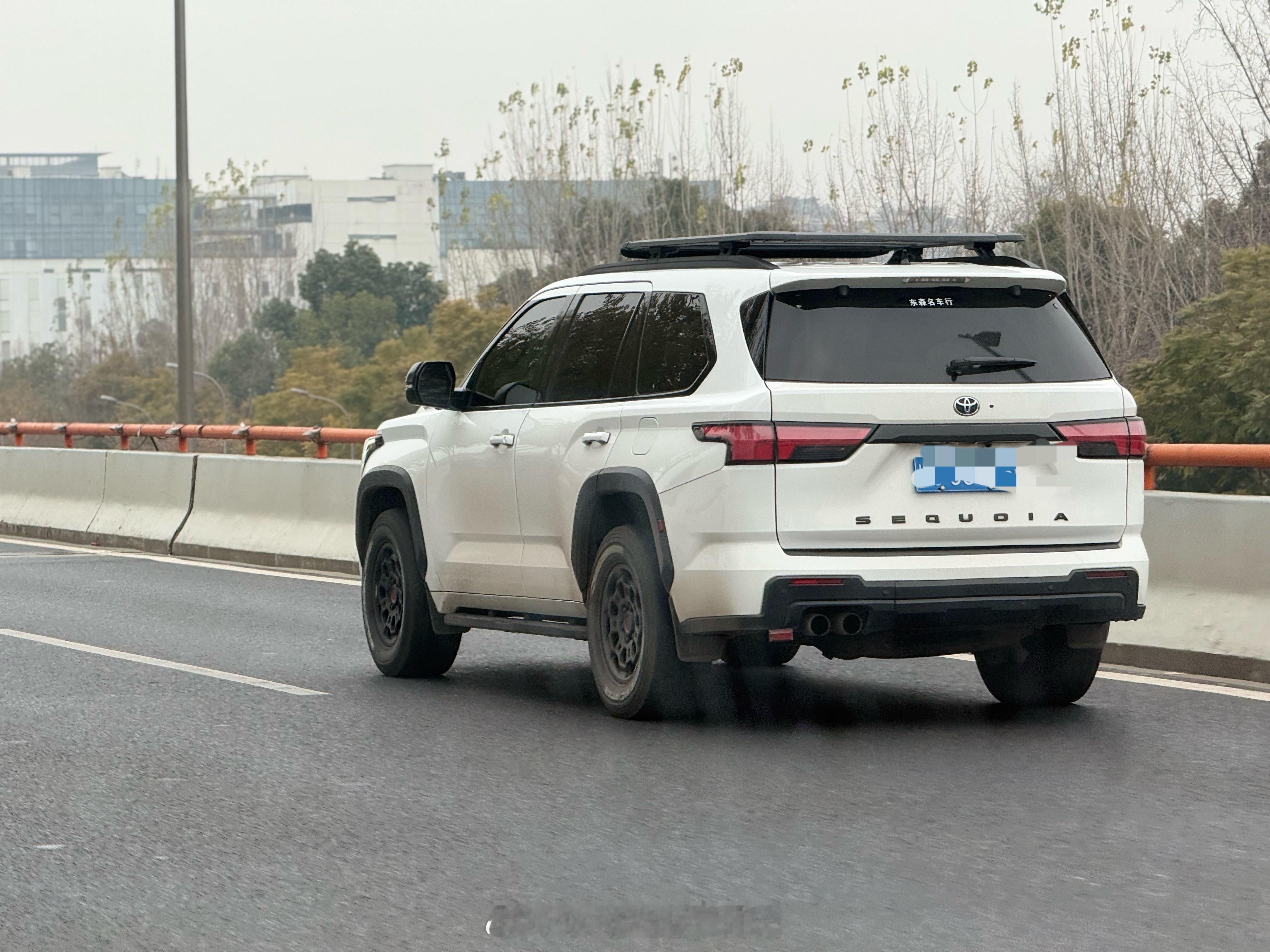 现在很少能看到新的红杉了，新的TNGA F平台相对老款各方面提升都很大。 