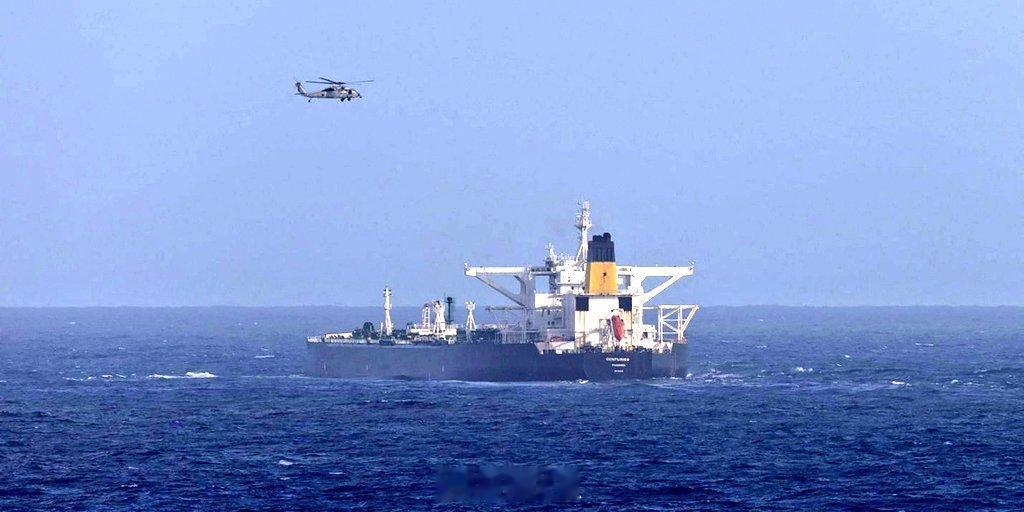 刚刚收到的消息：特朗普表示，美国要么截流这些石油，要么出售这些在委内瑞拉附近海域