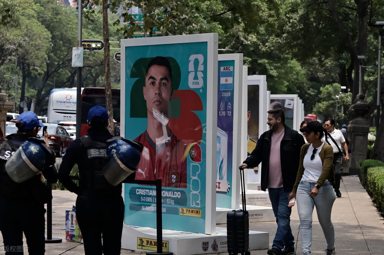 央视不够狠！FIFA想要签约，我们必须以这样的方案来彻底打痛他，以绝后患。

F